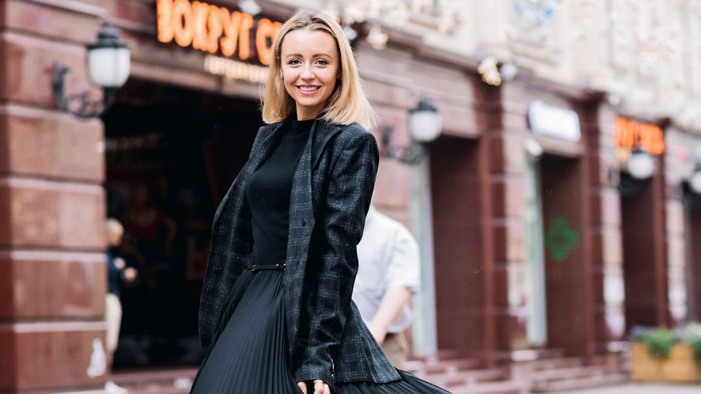 Faldas plisadas: cinco looks para no quitártelas desde ya hasta el final del verano