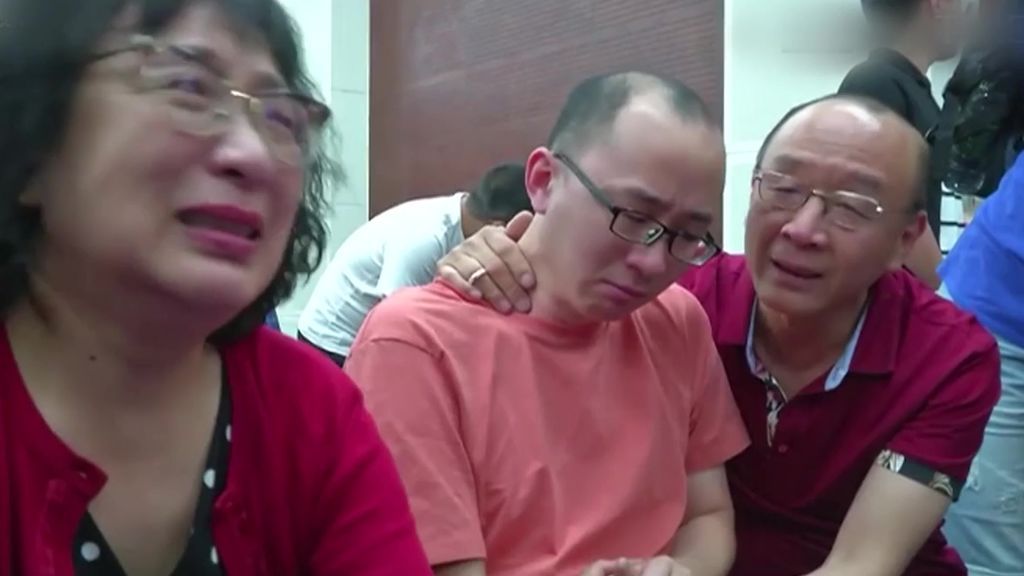 Recupera a su hijo 32 años después de que se lo robasen en China