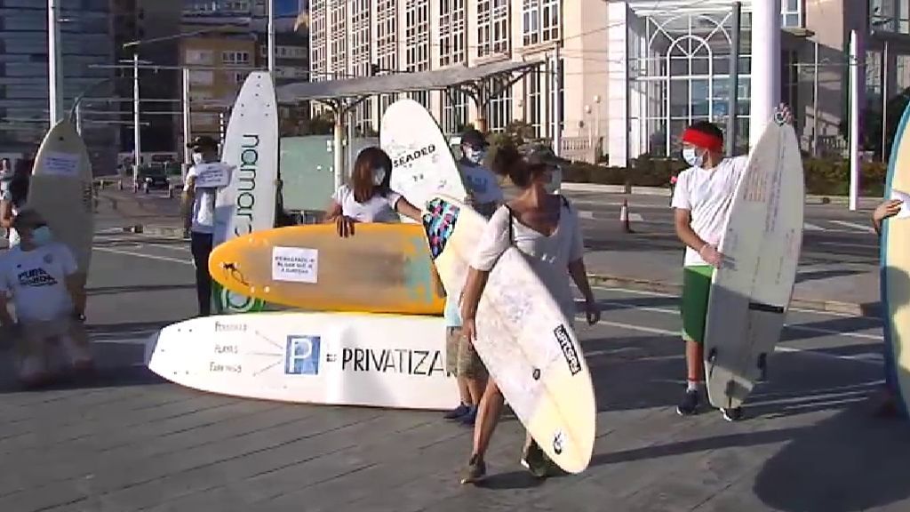 Manifestación de surfistas en A Coruña