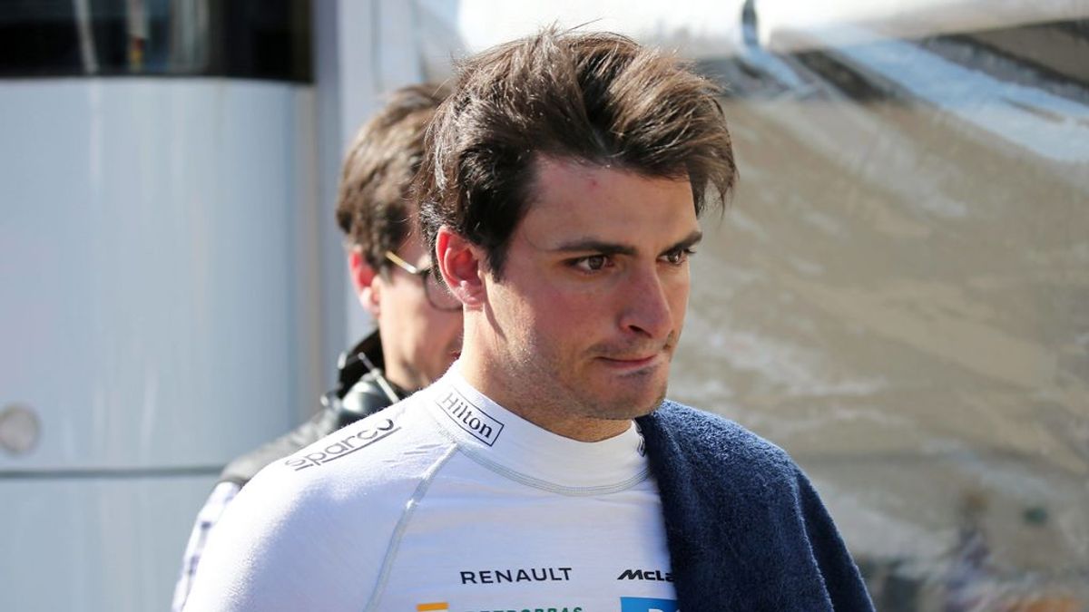 Carlos Sainz cuenta los entresijos de su fichaje por Ferrari: dos meses negociando y su padre como consejero