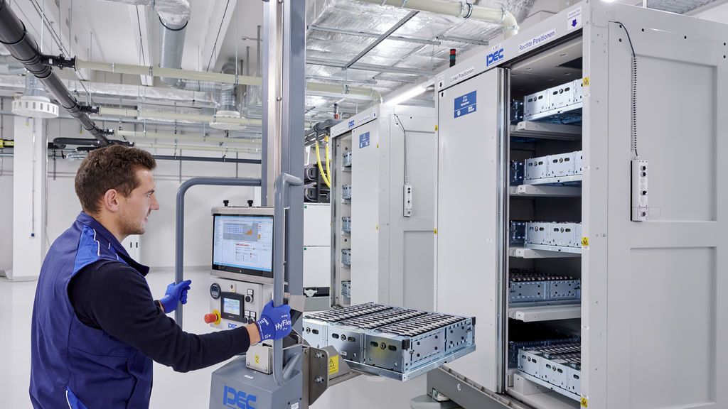 Las baterías generarán un negocio de 250.000 millones y un millón de empleos, según la UE Las baterías generarán un negocio de 250.000 millones y un millón de empleos, según la UE