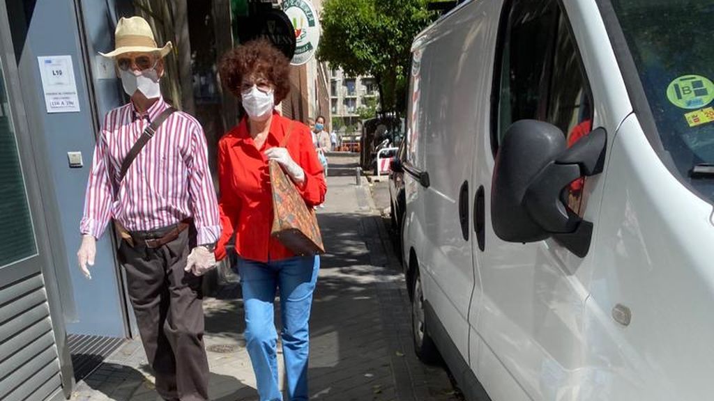Casi todos con mascarillas en el primer día de uso obligatorio