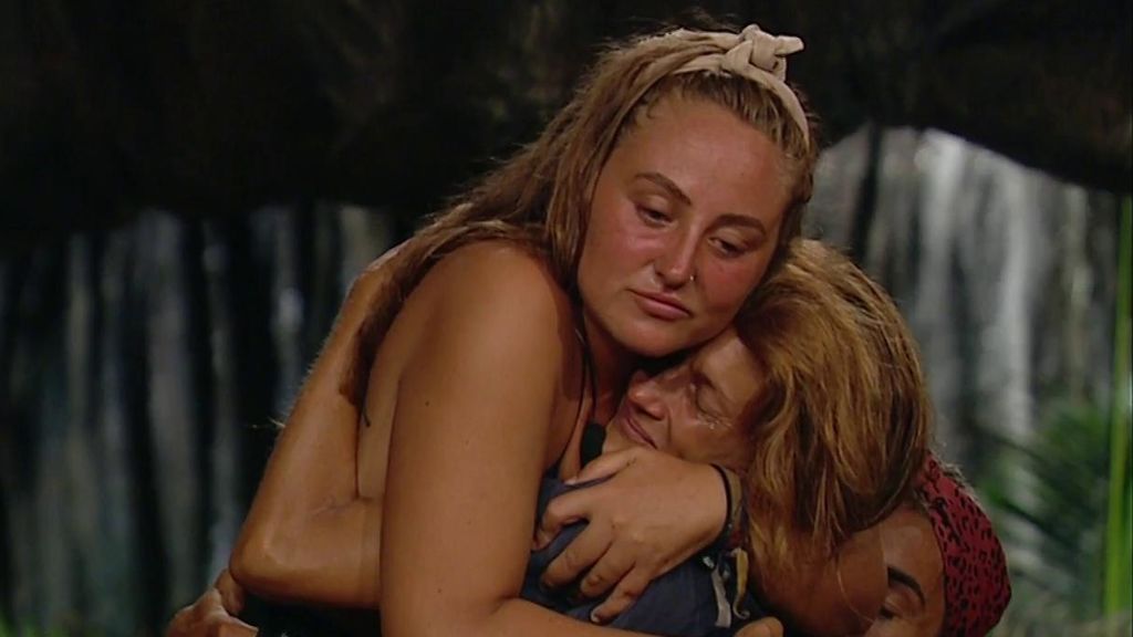El abrazo de Rocío y Elena