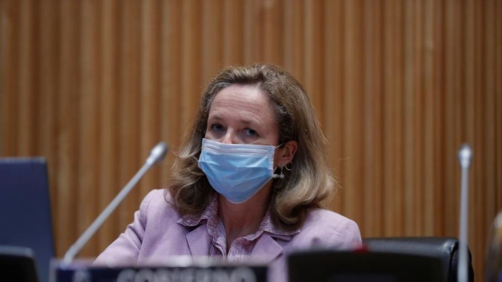 Nadia Calviño, con mascarilla por el coronavirus