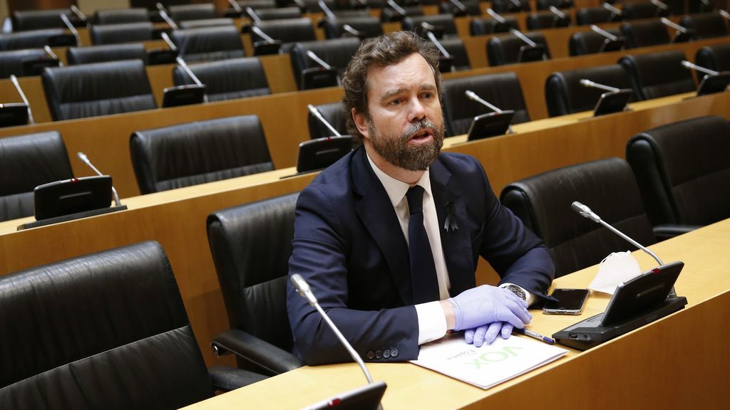 Vox deja de los grupos de trabajo de la Comisión para la Reconstrucción tras el pacto entre Gobierno y Bildu Vox deja de los grupos de trabajo de la Comisión para la Reconstrucción tras el pacto entre Gobierno y Bildu