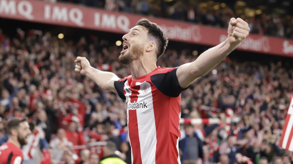 Aduriz, celebrando un gol.