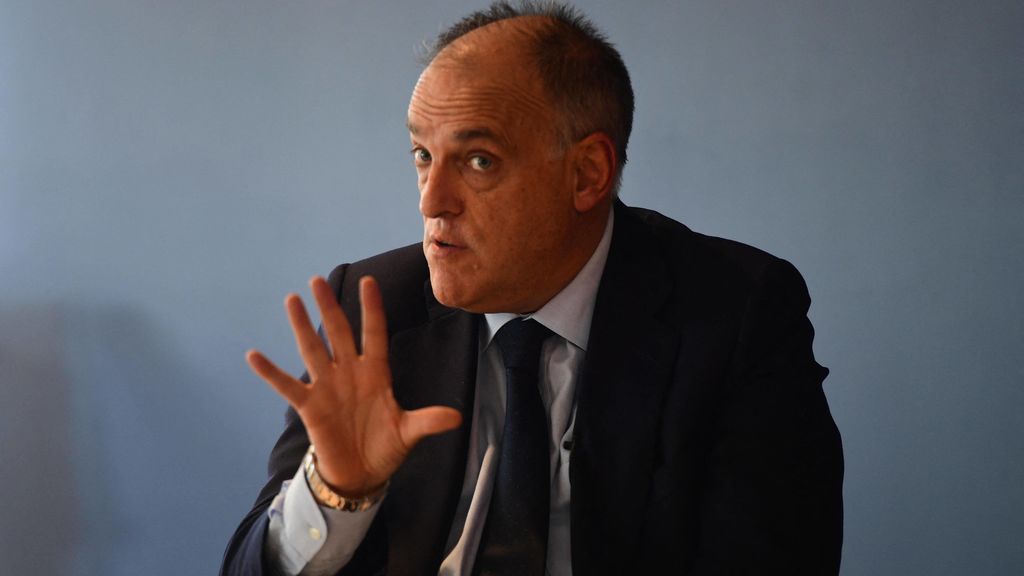 La Liga celebra la autorización del Gobierno para que vuelva el fútbol pero manda un aviso: “No podemos bajar la guardia” La Liga celebra la autorización del Gobierno para que vuelva el fútbol pero manda un aviso: “No podemos bajar la guardia”