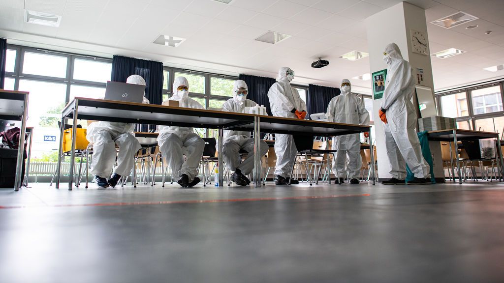 Alemania registra un leve repunte en contagios y muertes diarias mientras rebasa los 8.200 fallecidos Alemania registra un leve repunte en contagios y muertes diarias mientras rebasa los 8.200 fallecidos