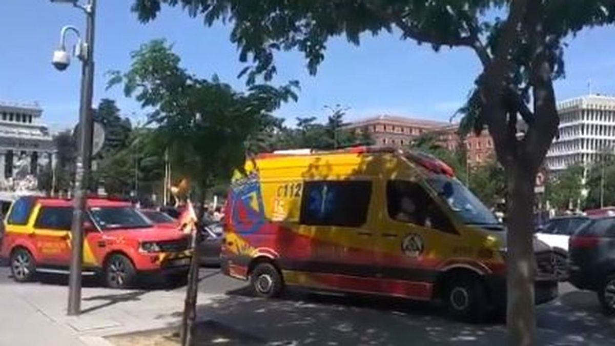 Errejón y Echenique denuncian que las caravanas de Vox han impedido el paso de ambulancias