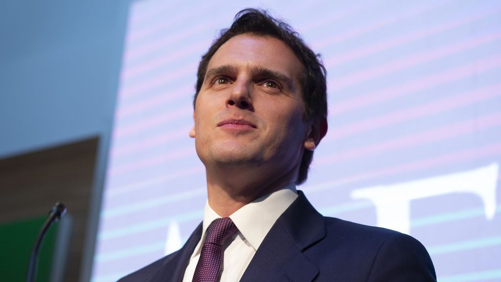 Albert Rivera se desmarca de las críticas de Ciudadanos al "ambiente festivo" de las marchas de Vox Albert Rivera se desmarca de las críticas de Ciudadanos al "ambiente festivo" de las marchas de Vox