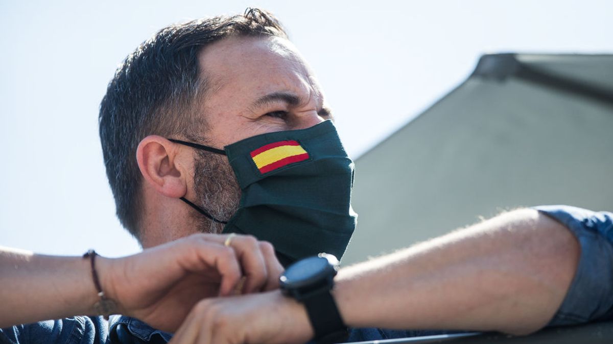 Santiago Abascal en la mnifestación de coches contra el gobierno