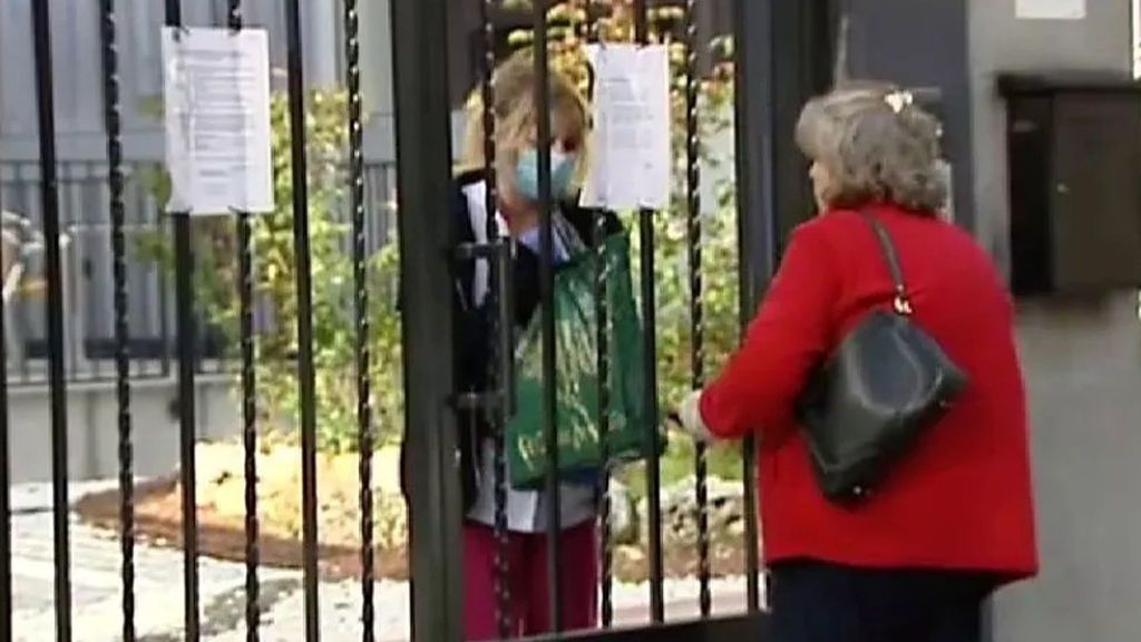 Investigan una residencia de Murcia por permitir visitas a ancianos sin autorización Investigan una residencia de Murcia por permitir visitas a ancianos sin autorización