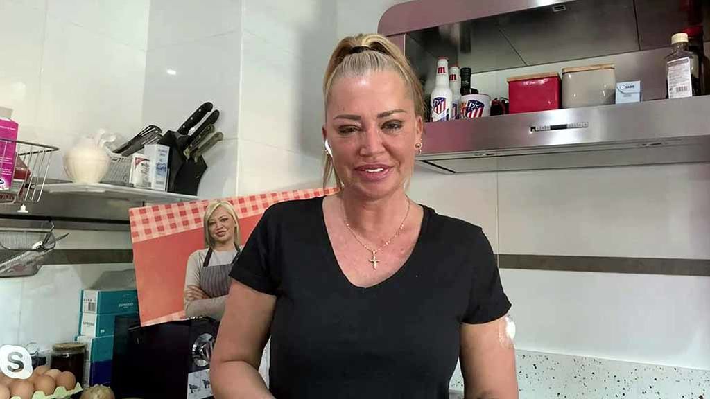 Tortilla de patatas con cebolla, tortilla con chorizo y tres litros de gazpacho: la merieda de Belén Esteban