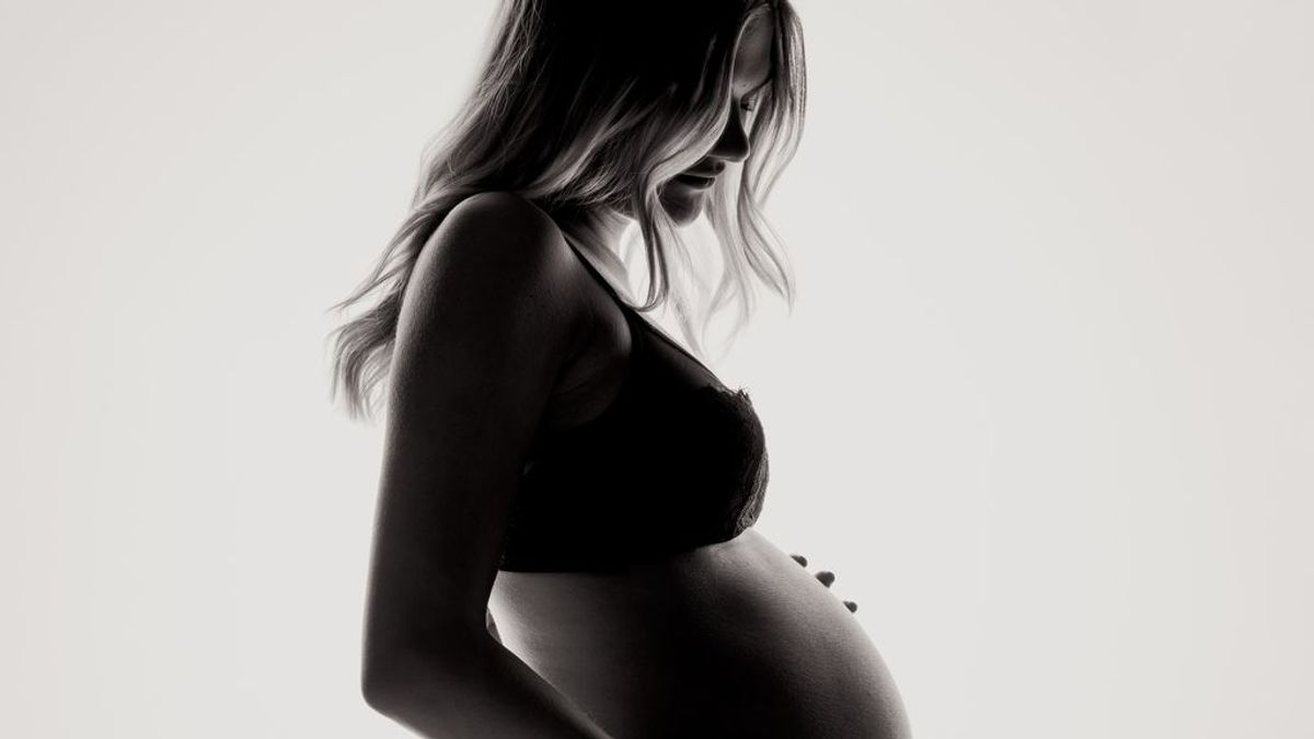 ¿Por qué hacer una sesión de fotos embarazada? Esto es todo lo que tienes que tener en cuenta para poder descubrir cómo cambia tu cuerpo mes a mes