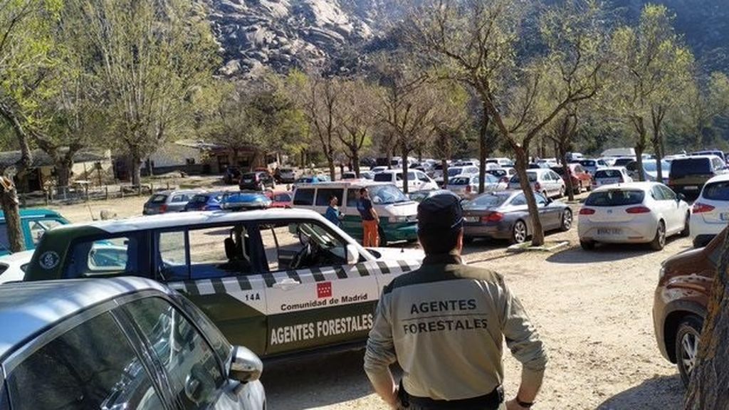 Madrid no abrirá por ahora los aparcamientos de la sierra para evitar aglomeraciones Madrid no abrirá por ahora los aparcamientos de la sierra para evitar aglomeraciones