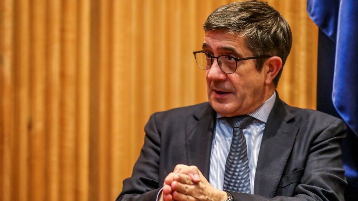 Patxi López se disculpa tras el choque entre Iglesias y Espinosa de los Monteros: "No he estado a la altura" Patxi López se disculpa tras el choque entre Iglesias y Espinosa de los Monteros: "No he estado a la altura"