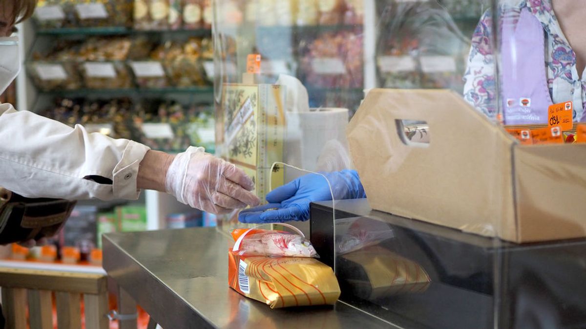 Las ventas del comercio minorista sufren un desplome histórico del 31,5% en abril Las ventas del comercio minorista sufren un desplome histórico del 31,5% en abril