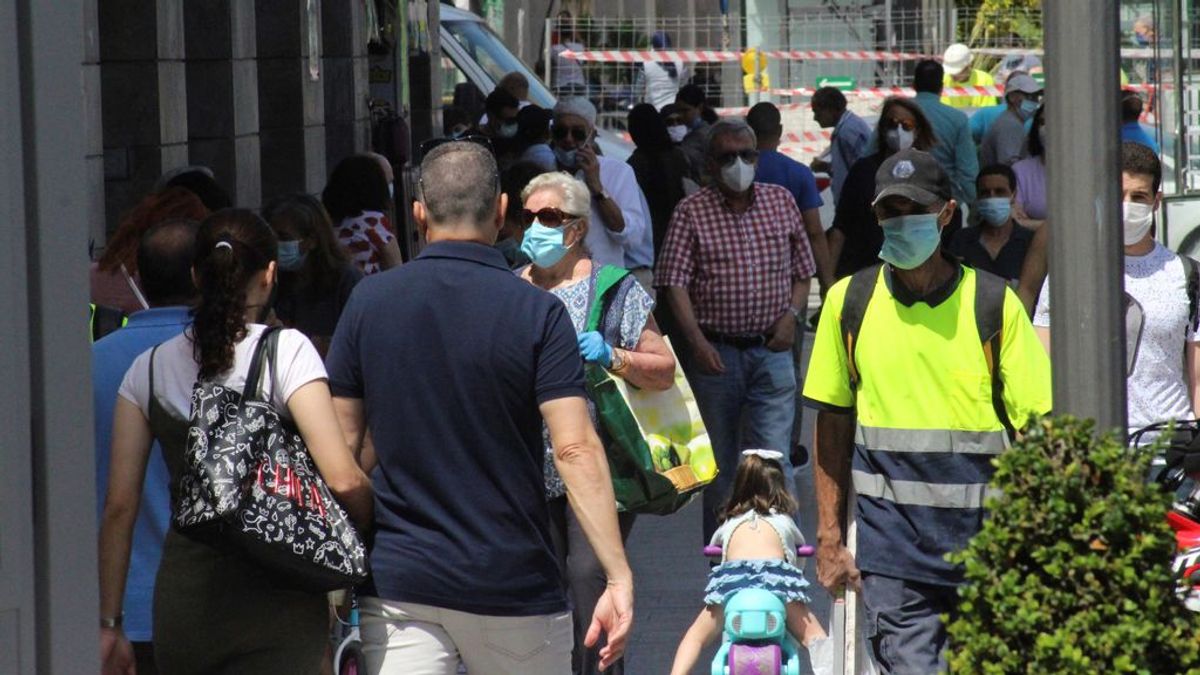 Ceuta clausura las playas para el baño por un brote de coronavirus en una fiesta de cumpleaños Ceuta clausura las playas para el baño por un brote de coronavirus en una fiesta de cumpleaños