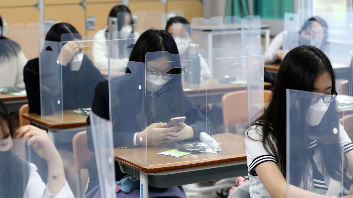 Seúl vuelve a cerrar parques, museos, cines, teatros y colegios tras un preocupante rebrote de coronavirus Seúl vuelve a cerrar parques, museos, cines, teatros y colegios tras un preocupante rebrote de coronavirus