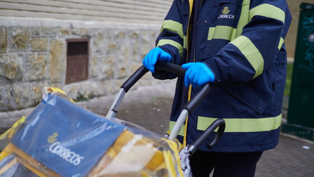 Los carteros de Galicia y Euskadi podrán recoger el voto por correo a domicilio Los carteros de Galicia y Euskadi podrán recoger el voto por correo a domicilio