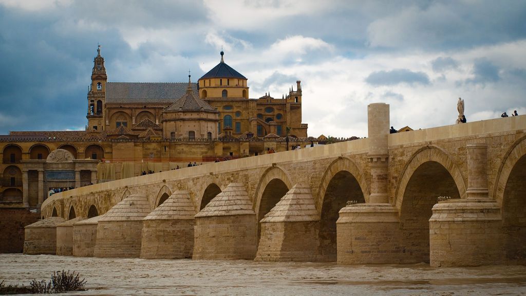 Puente_romano_y_mezquita