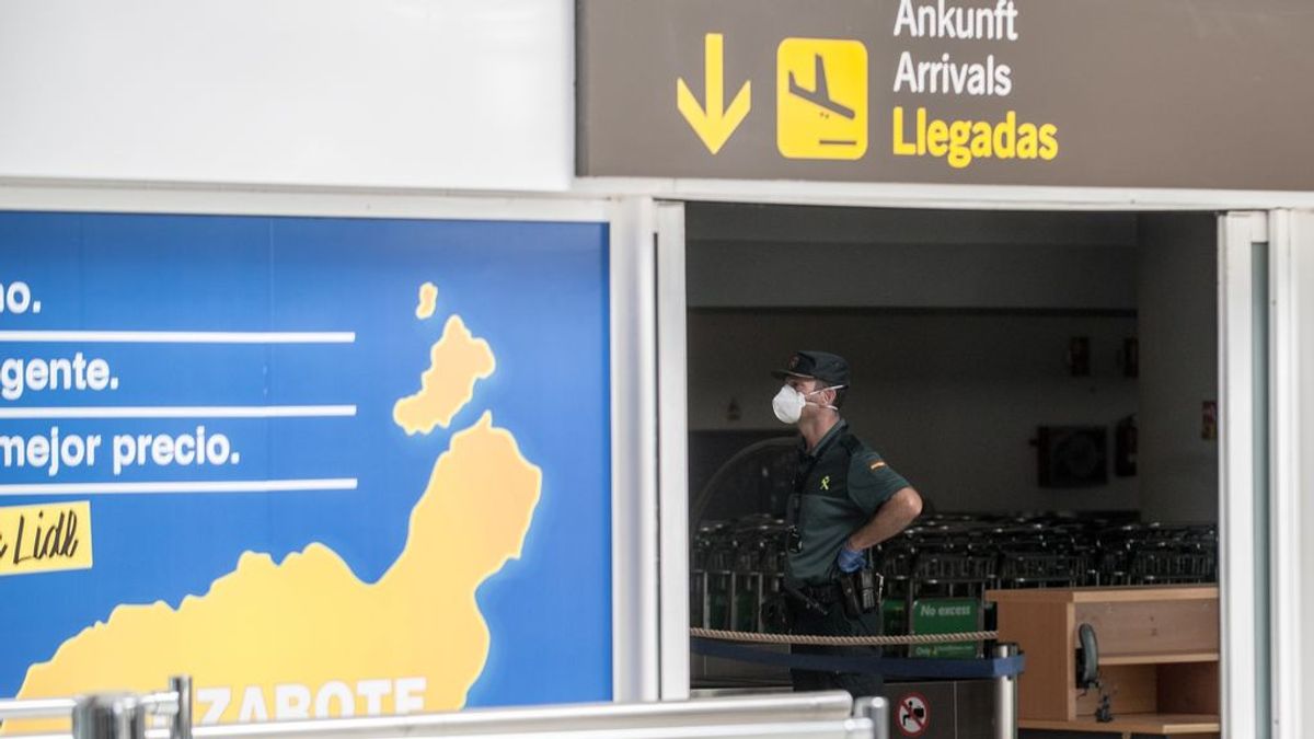 El pasajero del vuelo Madrid-Lanzarote vuelve a dar positivo en la prueba PCR