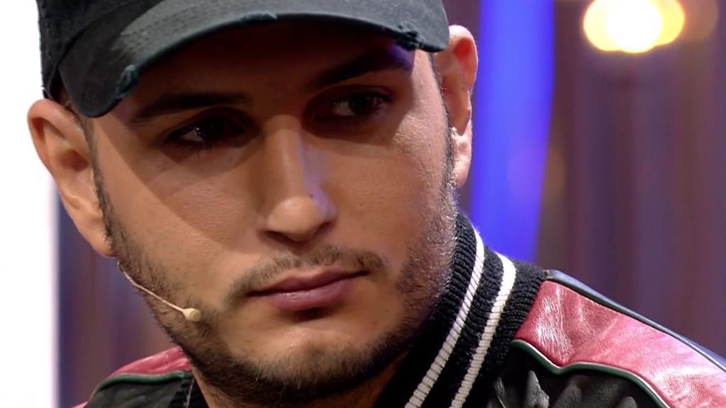 Omar, cuestionado por sus vecinos