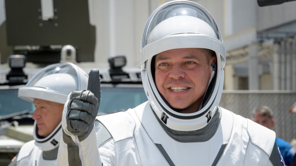 Douglas Harley y Robert Behnken, antes de despegar hacia la Estación Espacial Internacional