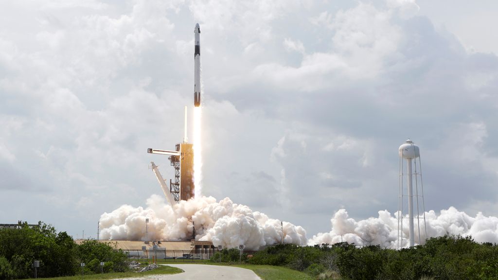 El lanzamiento exitoso de la Crew Dragon a la Estación Espacial Internacional, en IMÁGENES