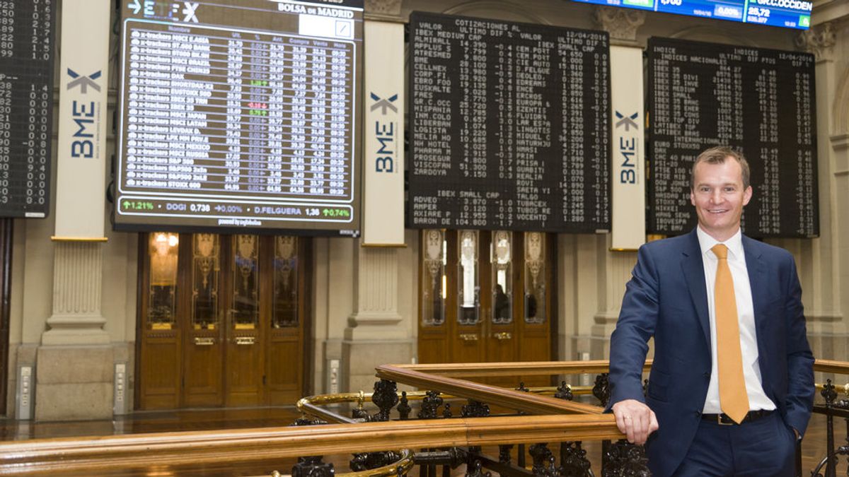 MásMóvil se dispara un 23% en Bolsa tras la OPA de KKR, Cinven y Providence valorada en casi 3.000 millones MásMóvil se dispara un 23% en Bolsa tras la OPA de KKR, Cinven y Providence valorada en casi 3.000 millones