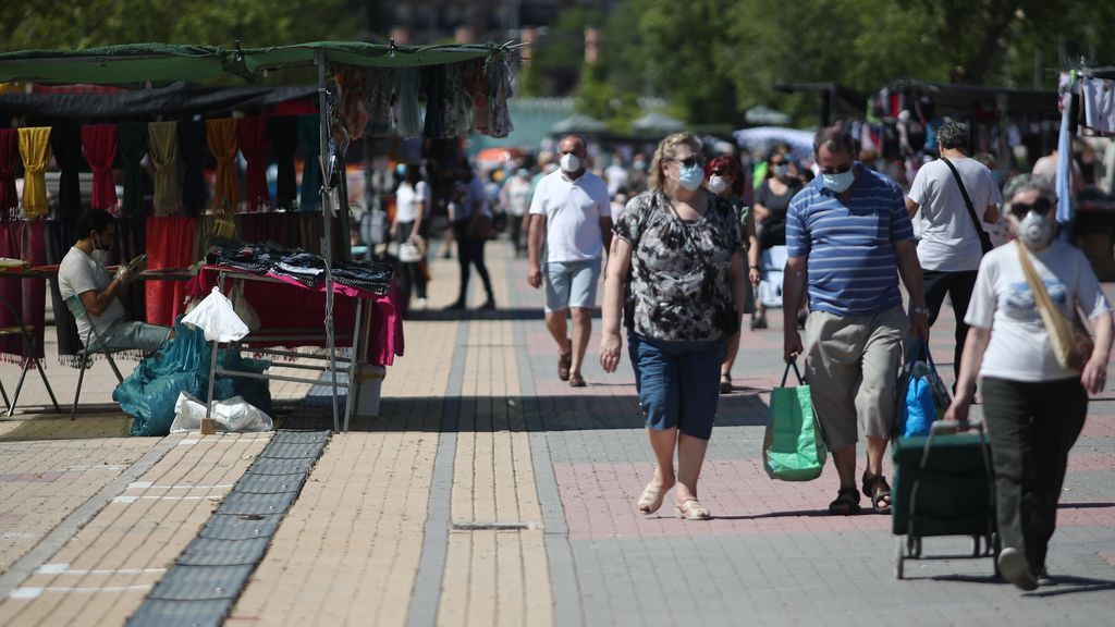Las familias se gastan 110 euros al mes en mascarillas: la OCU pide que sean gratuitas para las más vulnerables Las familias se gastan 110 euros al mes en mascarillas: la OCU pide que sean gratuitas para las más vulnerables