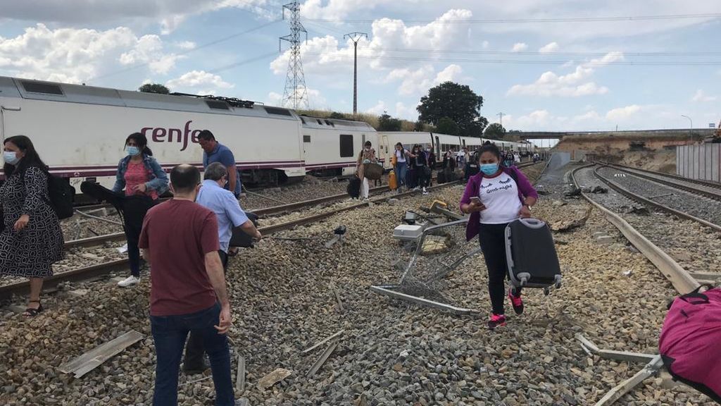 Un muerto al descarrilar un tren en Zamora