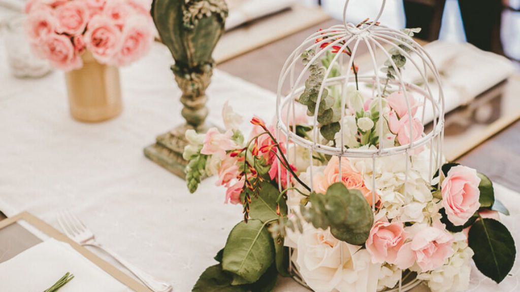 15 ideas de centro de mesa para decorar tu boda durante el otoño y la primavera.