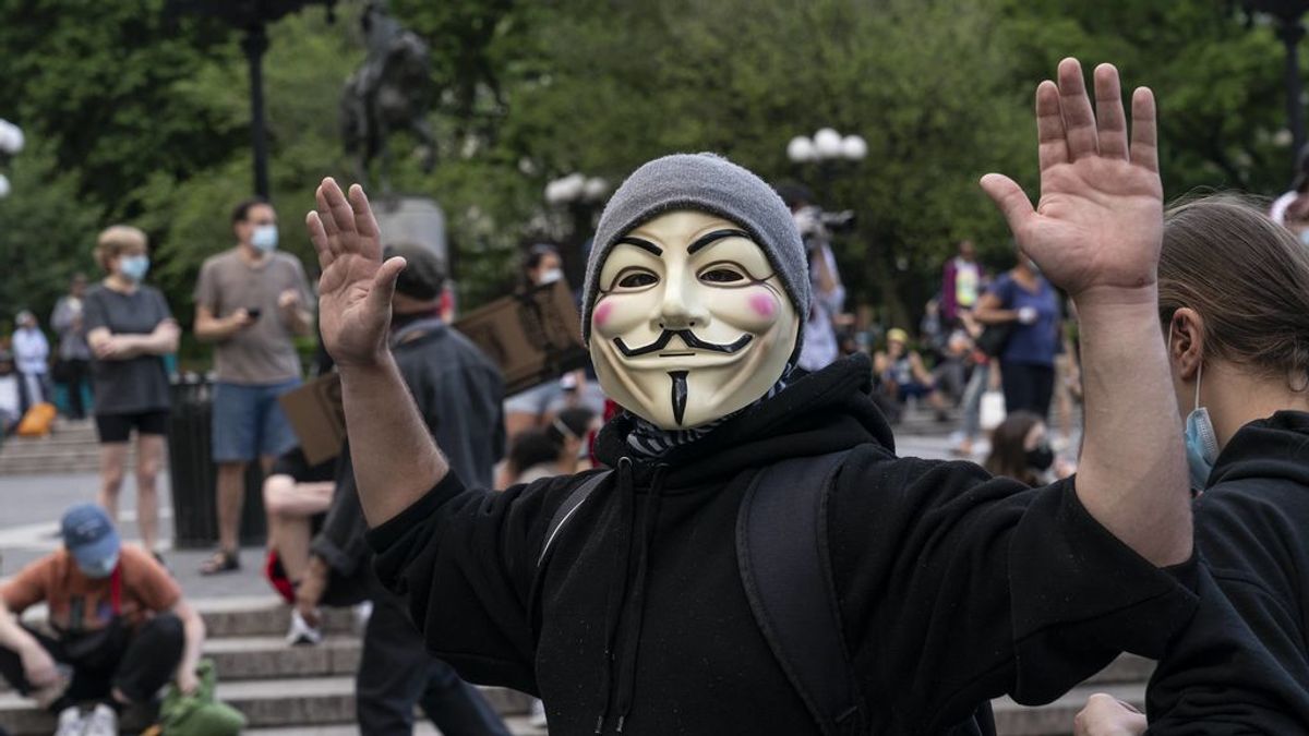 Anonymous hackea la radio de la policía de Chicago y Minneapolis Anonymous hackea la radio de la policía de Chicago y Minneapolis