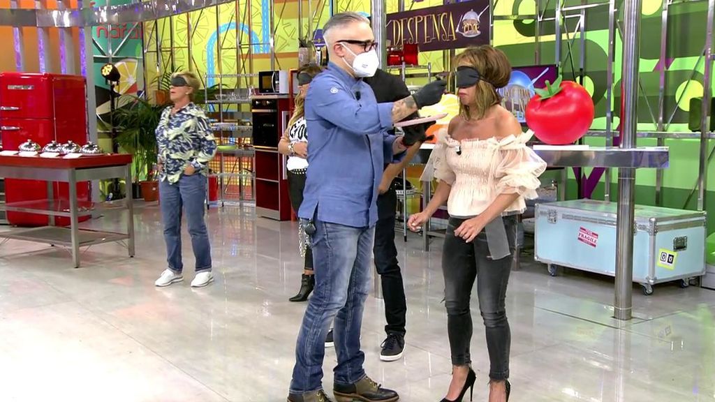 Los colaboradores comen saltamontes, criadillas y wasabi sin saberlo