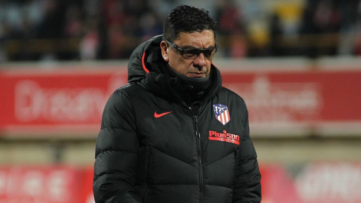 El Mono Burgos, en un partido con el Atlético de Madrid.