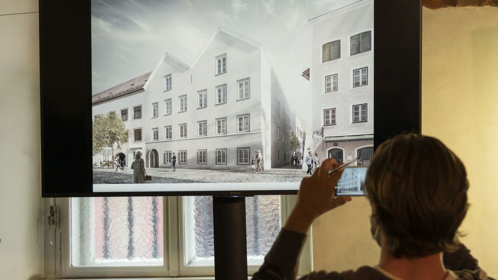 Una comisaría de policía para evitar el peregrinaje nazi: así quedará reconvertida la casa natal de Hitler Una comisaría de policía para evitar el peregrinaje nazi: así quedará reconvertida la casa natal de Hitler