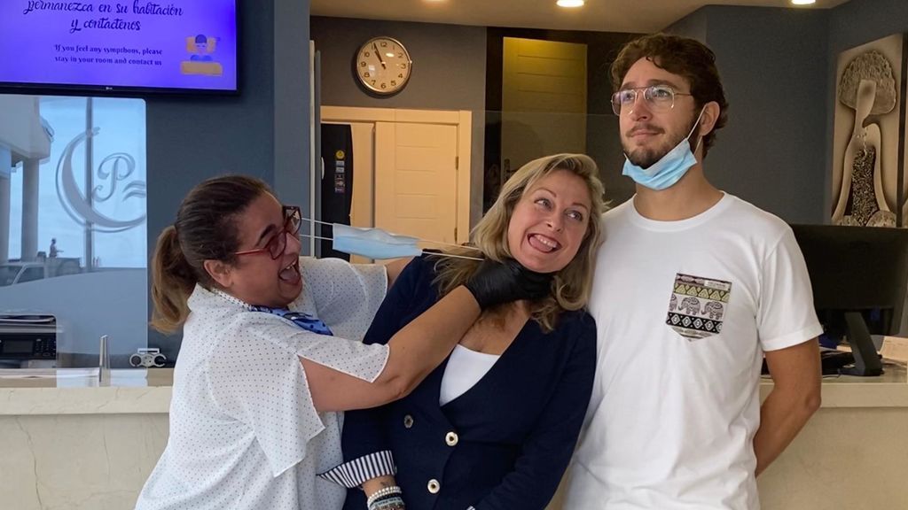 Se confinan en su propio hotel de cuatro estrellas de Cádiz para evitar robos y okupas Se confinan en su propio hotel de cuatro estrellas de Cádiz para evitar robos y okupas