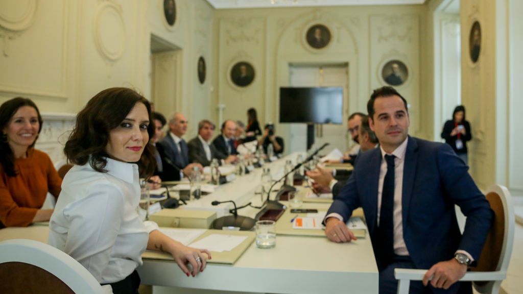 Aguado abre otra crisis con Ayuso y dice que no sabe si en Madrid se dio la orden de no trasladar a ancianos de residencias a hospitales Aguado abre otra crisis con Ayuso y dice que no sabe si en Madrid se dio la orden de no trasladar a ancianos de residencias a hospitales
