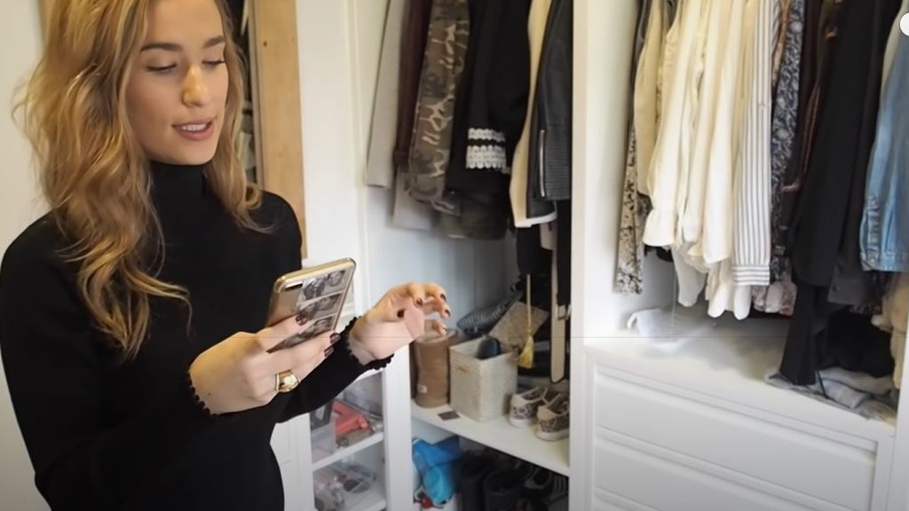 María Pombo en su vestidor
