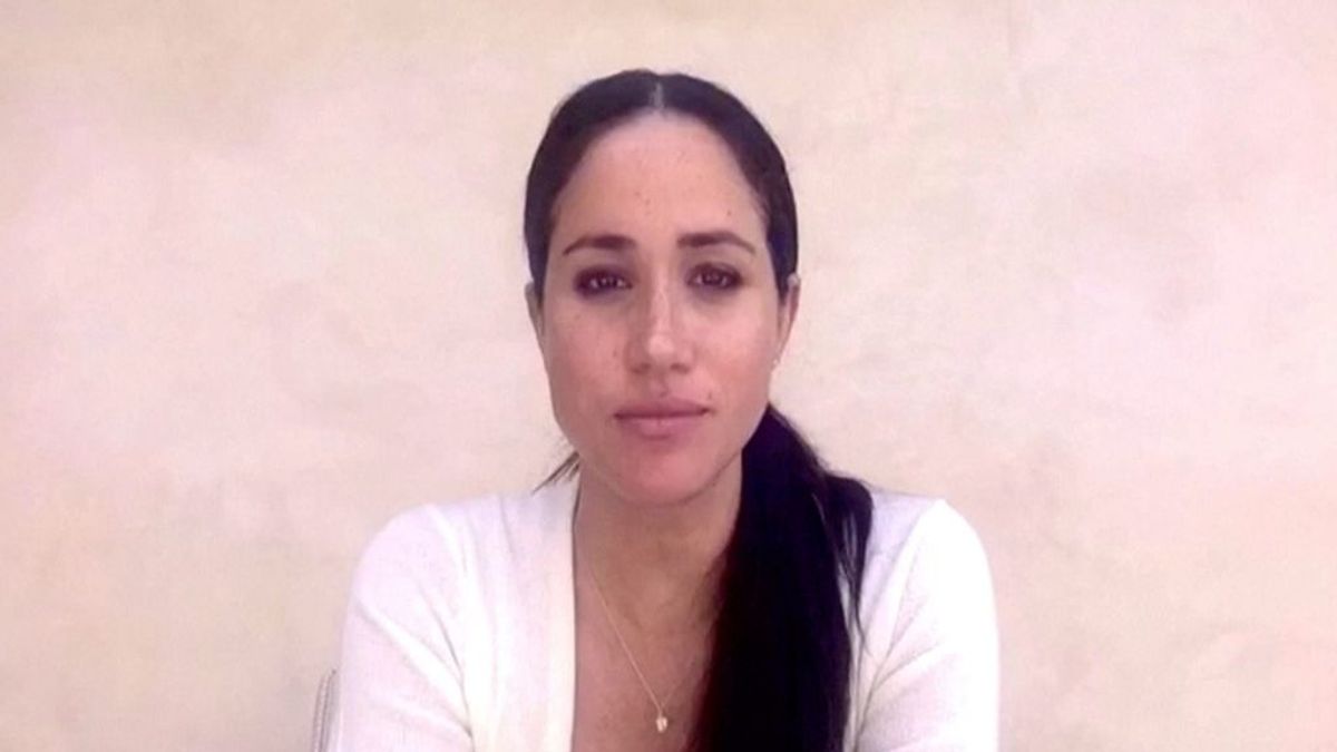 Meghan Markle ofrece un emotivo discurso contra el racismo en su antiguo instituto Meghan Markle ofrece un emotivo discurso contra el racismo en su antiguo instituto