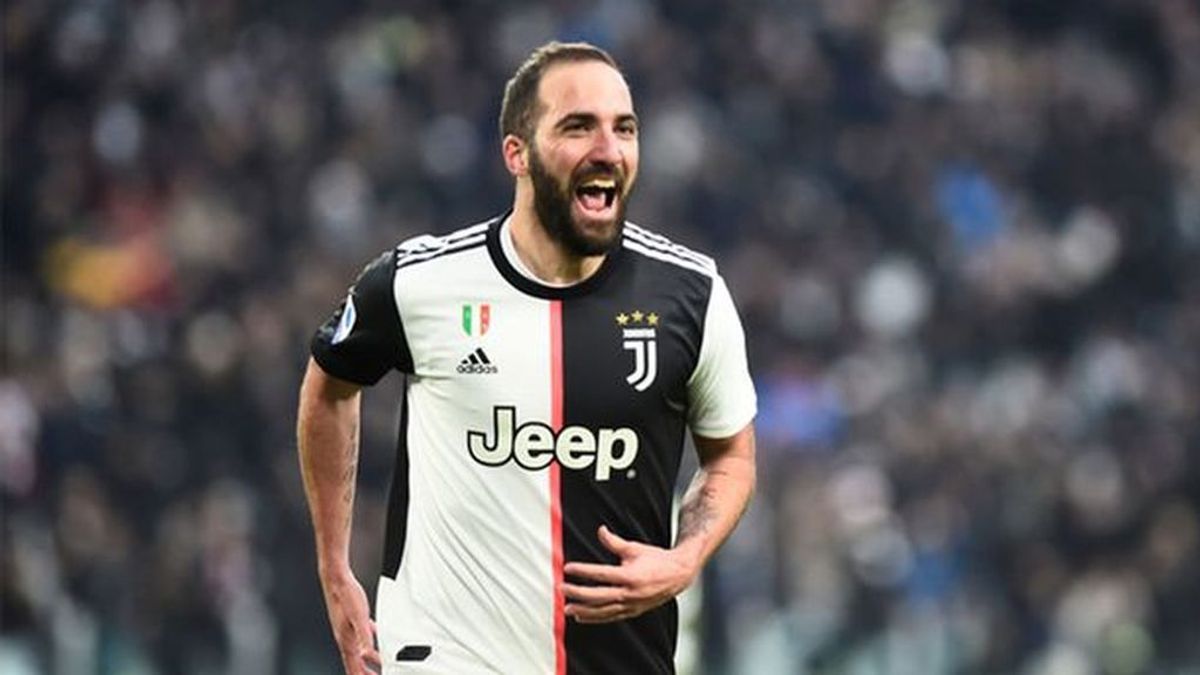 Higuaín en un partido con la Juventus