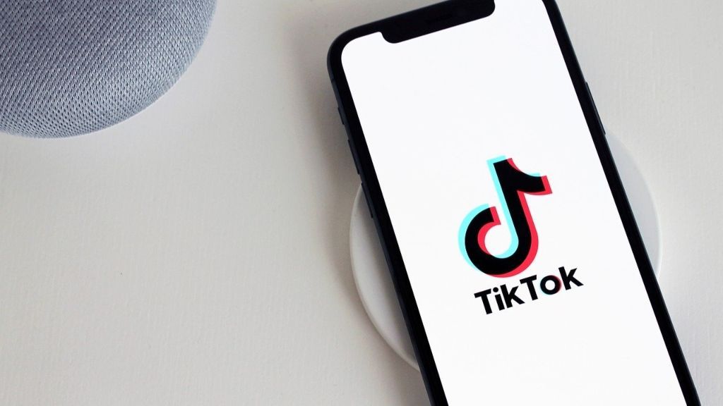 TikTok lanza su 'Portal Joven' para ofrecer recursos educativos a los jóvenes