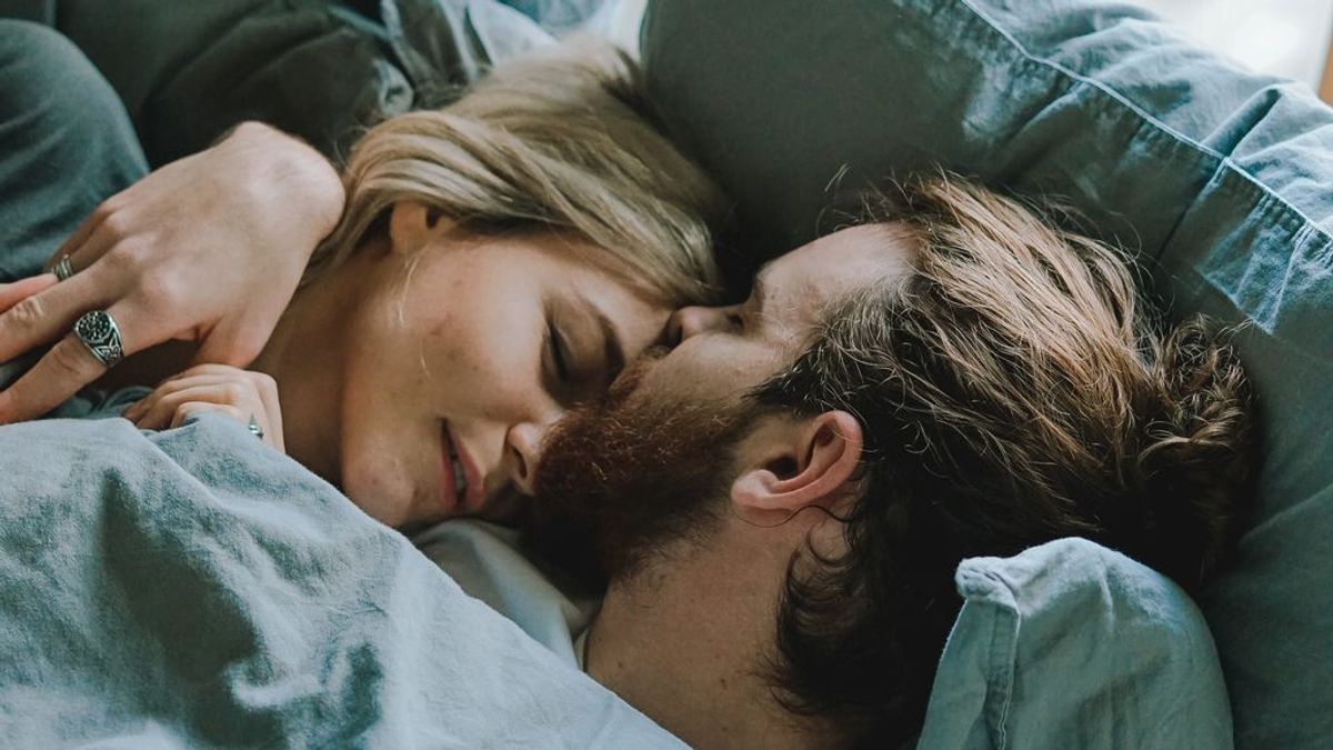 Amor, partos y oxitocina: cómo influye esta hormona en tu relación con los demás
