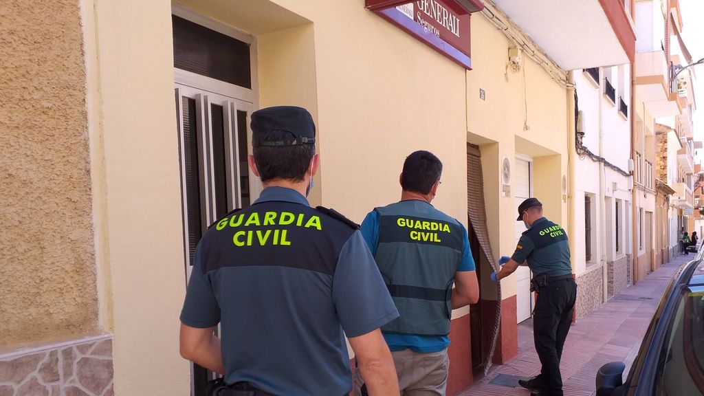Detenido por matar a su madre y apuñalar a su padre en el cuello en San Vicente del Raspeig Detenido por matar a su madre y apuñalar a su padre en el cuello en San Vicente del Raspeig
