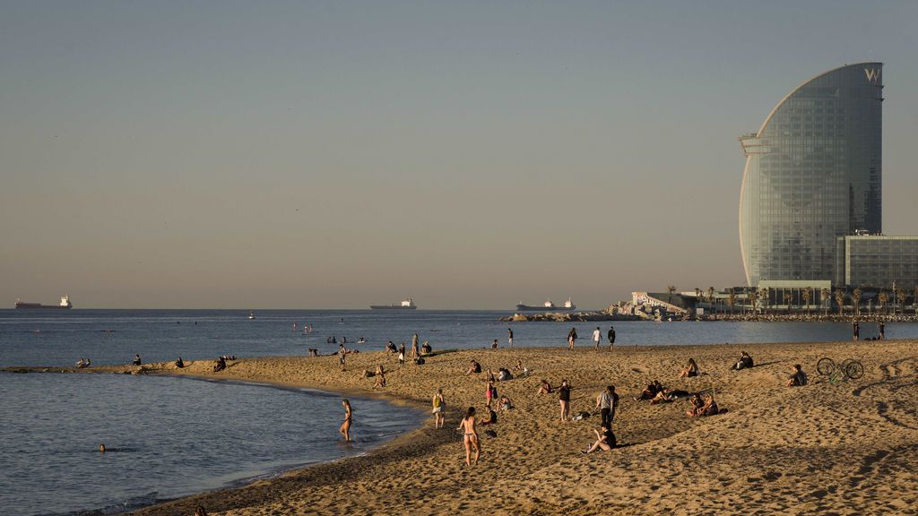 Barcelona y su área metropolitana pasan a fase 2 de la desescalada a partir del lunes Barcelona y su área metropolitana pasan a fase 2 de la desescalada a partir del lunes