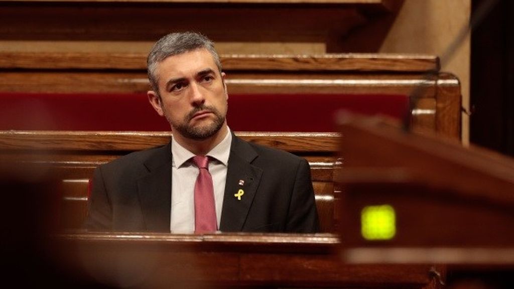 El conseller de Acción Exterior de la Generalitat, Bernat Solé, se sentará en el banquillo por presunta desobediencia el 1-O El conseller de Acción Exterior de la Generalitat, Bernat Solé, se sentará en el banquillo por presunta desobediencia el 1-O