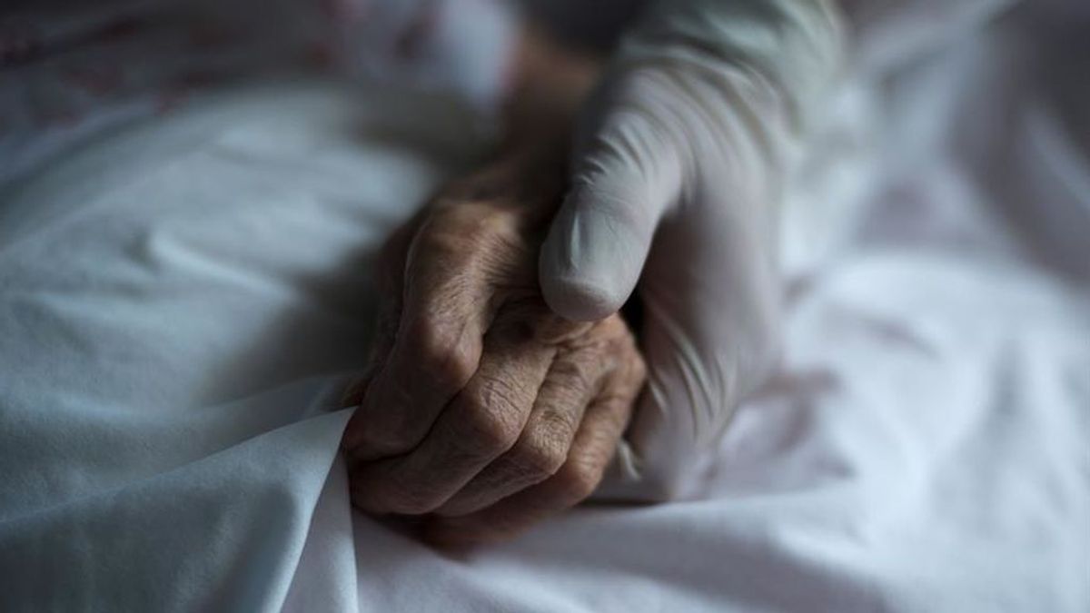 La orden de no hospitalizar a algunos ancianos en Madrid estuvo vigente al menos una semana La orden de no hospitalizar a algunos ancianos en Madrid estuvo vigente al menos una semana