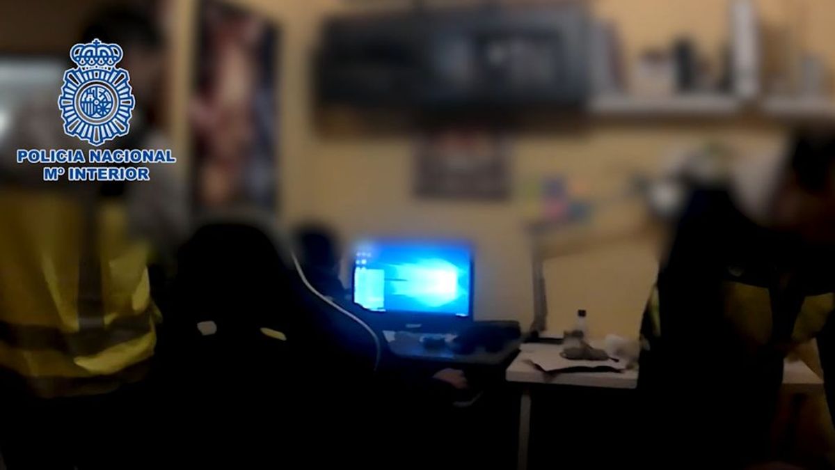 Operación Sauron: así detuvo la Policía al ‘mentor’ de pederastas español Operación Sauron: así detuvo la Policía al ‘mentor’ de pederastas español