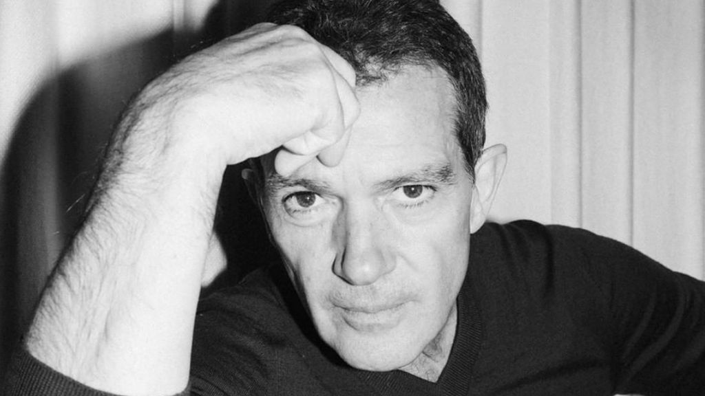 Antonio Banderas y la lección vital que aprendió de una enfermera mayor para esta crisis: “Estar vivos no es solo volver a respirar”